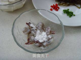 孕产食谱：海带虾仁烩豆腐的做法步骤：4