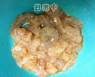 茭白虾仁香菇粥的做法步骤：4