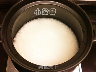 茭白虾仁香菇粥的做法步骤：5