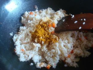 料足味美——咖喱虾仁炒饭的做法步骤：5