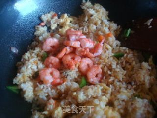 料足味美——咖喱虾仁炒饭的做法步骤：7