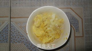 【木木菜系】健康吃-韭菜虾皮炒鸡蛋的做法步骤：3