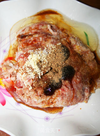 【让你吃得回味的肉肉】糯米什锦红烧狮子头的做法步骤：6