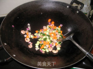 虾仁炒饭的做法步骤：4