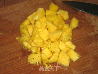 【粤菜】菠萝鸡炒饭的做法步骤：2