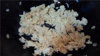 虾皮滑蛋炒韭黄的做法步骤：4