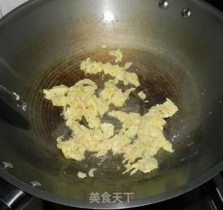 虾皮鸡蛋炒面的做法步骤：5