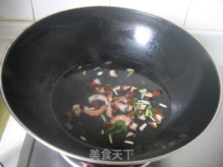 【粤菜】香菇虾球粥的做法步骤：2