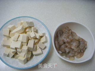 麻辣版虾仁豆腐的做法步骤：1