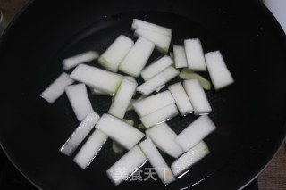 清火祛湿又消肿减脂的冬瓜金钩虾米汤的做法步骤：3
