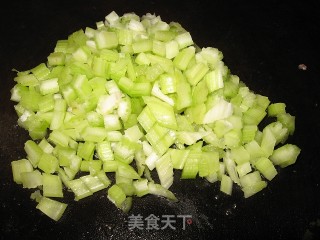 杂锦炒糙米饭的做法步骤：3