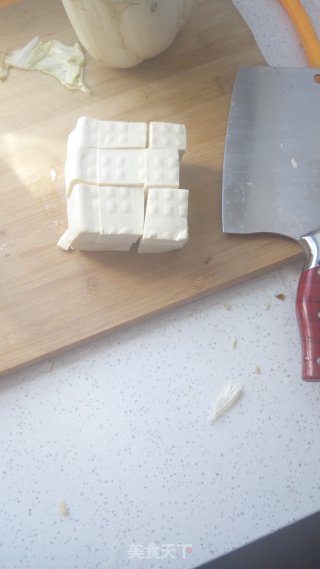 白豆腐炖大白菜和肉皮的做法步骤：2