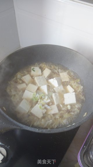 白豆腐炖大白菜和肉皮的做法步骤：7