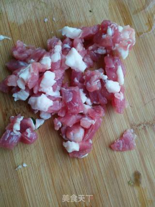 肉丁虾皮烧冬瓜的做法步骤：2