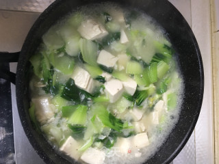 青菜豆腐虾皮汤的做法步骤：6