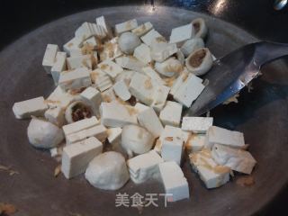 虾皮鱼丸焖豆腐的做法步骤：6