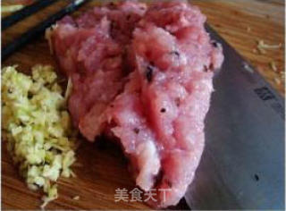 鲜肉大虾饺的做法步骤：1