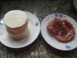 小白菜虾肉馅饺子的做法步骤：1