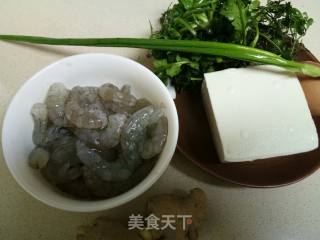 荠菜虾仁烩豆腐的做法步骤：1
