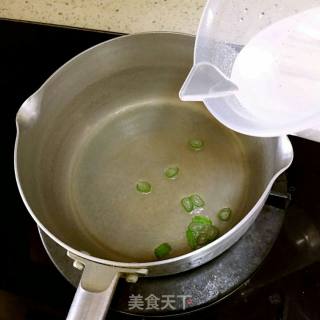 宝宝辅食分享:白萝卜丝虾皮汤的做法步骤：3
