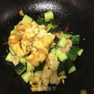 黄瓜虾仁鸡蛋的做法步骤：4