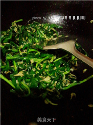 春季养生菜：虾皮韭菜的做法步骤：9