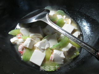 ＃信任之美＃虾仁莴笋煮豆腐 的做法步骤：8
