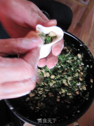 虾皮猪肉菠菜包的做法步骤：19
