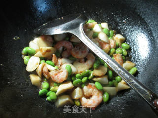 虾仁茭白炒毛豆 的做法步骤：9