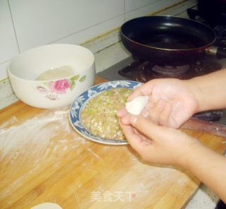 酸汤水饺的做法步骤：12