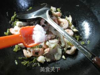 雪菜秀珍菇炒虾仁的做法步骤：6
