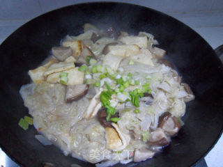 白菜炖豆腐的做法步骤：12