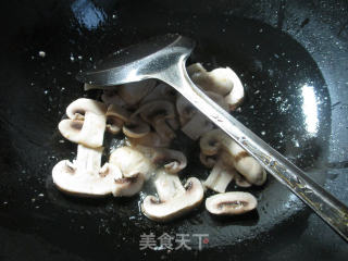 虾仁芦笋蘑菇羹 的做法步骤：5