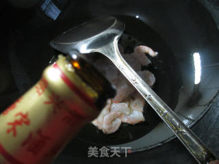 尖椒虾仁炒莲藕 的做法步骤：2