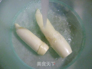 虾皮韭菜炒茭白的做法步骤：2