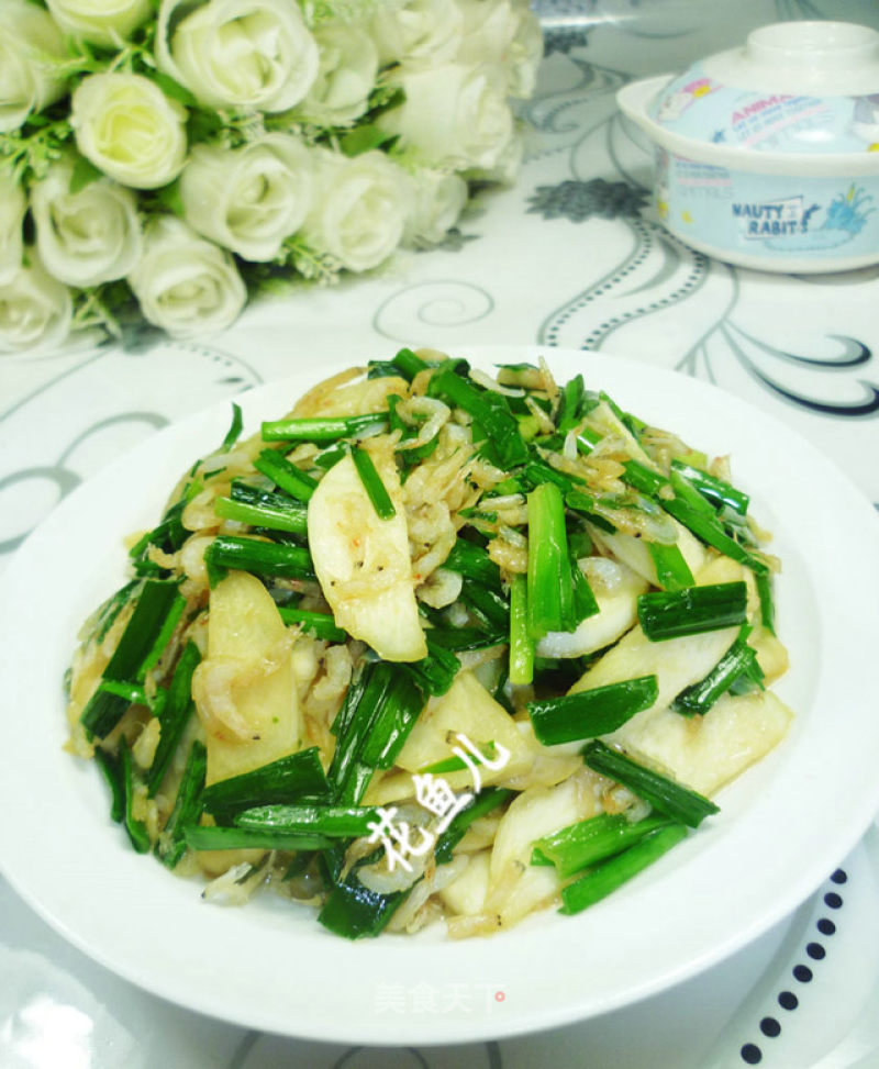 虾皮韭菜炒茭白的做法