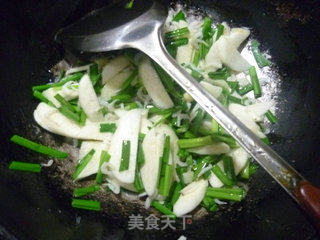 虾皮韭菜炒茭白的做法步骤：8