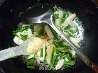 虾皮韭菜炒茭白的做法步骤：11