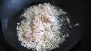 韭菜虾皮猪肉包子的做法步骤：5
