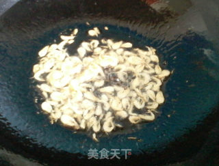 金针菇蛋花汤的做法步骤：3