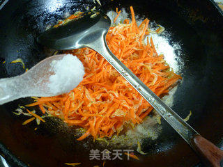 胡萝卜炒虾皮的做法步骤：7
