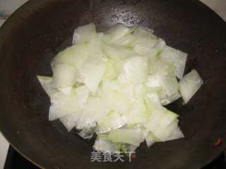 清炒冬瓜虾皮的做法步骤：2