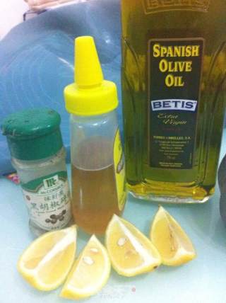 #贝蒂斯特级初榨橄榄油测试#油醋汁藜麦鲜虾色拉的做法步骤：7