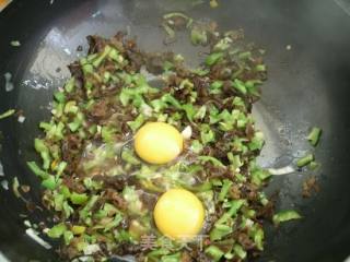 我的家常菜之——木耳炒鸡蛋的做法步骤：5