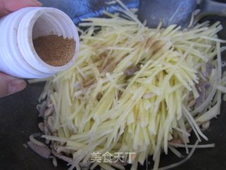 肉丝虾皮炒土豆丝的做法步骤：9