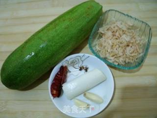 我的家常菜之——西葫芦炒虾皮的做法步骤：1