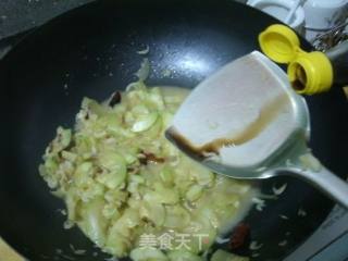 我的家常菜之——西葫芦炒虾皮的做法步骤：8