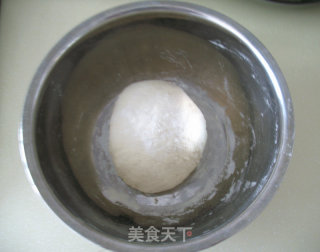 韭菜虾仁猪肉饺子的做法步骤：2