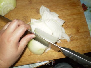 洋葱炒白菜的做法步骤：2