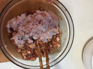 角瓜鸡蛋虾仁锅贴的做法步骤：4